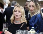 Amsterdam 8 juni 2024
Het Amsterdam diner in AFAS live . Vele Bekende mensen en zakenmensen kwamen naar het gala waar geld opgehaald wordt voor het aids fonds. Angela Groothuizen kwam met haar dochters