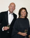 Amsterdam 8 juni 2024
Het Amsterdam diner in AFAS live . Vele Bekende mensen en zakenmensen kwamen naar het gala waar geld opgehaald wordt voor het aids fonds. Astrid Joosten en haar man Rob Peters