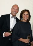 Amsterdam 8 juni 2024
Het Amsterdam diner in AFAS live . Vele Bekende mensen en zakenmensen kwamen naar het gala waar geld opgehaald wordt voor het aids fonds. Astrid Joosten en haar man Rob Peters