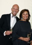 Amsterdam 8 juni 2024
Het Amsterdam diner in AFAS live . Vele Bekende mensen en zakenmensen kwamen naar het gala waar geld opgehaald wordt voor het aids fonds. Astrid Joosten en haar man Rob Peters