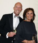 Amsterdam 8 juni 2024
Het Amsterdam diner in AFAS live . Vele Bekende mensen en zakenmensen kwamen naar het gala waar geld opgehaald wordt voor het aids fonds. Astrid Joosten en haar man Rob Peters