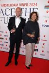 Amsterdam 8 juni 2024
Het Amsterdam diner in AFAS live . Vele Bekende mensen en zakenmensen kwamen naar het gala waar geld opgehaald wordt voor het aids fonds. Astrid Joosten en haar man Rob Peters