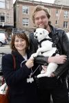 Amsterdam 27 maart 2024
Barbara Sloesen met vriend Joost Hofman en hun hondje in het centrum van amsterdam.