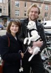Amsterdam 27 maart 2024
Barbara Sloesen met vriend Joost Hofman en hun hondje in het centrum van amsterdam.
