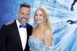 Scheveningen 9 juni 2024
Premiere Frozen in het Afas circustheater. Barry Paf met een kennis
