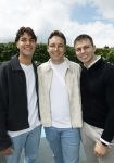 Fijnaart 31 mei 2024
BBQ bij fam Bauer in de tuin . Frans Bauer maakt samen met Lee Towers bekend dat hij dit jaar twee keer in Ahoy op graat treden. Aanwezig Frans Bauer Mariska Bauer Christiaan Bauer ( met vriendin Kim) Frans Bauer jr Jan Bauer en Lucas Bauer .