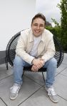 Fijnaart 31 mei 2024
BBQ bij fam Bauer in de tuin . Frans Bauer maakt samen met Lee Towers bekend dat hij dit jaar twee keer in Ahoy op graat treden. Aanwezig Frans Bauer Mariska Bauer Christiaan Bauer ( met vriendin Kim) Frans Bauer jr Jan Bauer en Lucas Bauer .