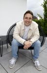 Fijnaart 31 mei 2024
BBQ bij fam Bauer in de tuin . Frans Bauer maakt samen met Lee Towers bekend dat hij dit jaar twee keer in Ahoy op graat treden. Aanwezig Frans Bauer Mariska Bauer Christiaan Bauer ( met vriendin Kim) Frans Bauer jr Jan Bauer en Lucas Bauer .