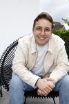 Fijnaart 31 mei 2024
BBQ bij fam Bauer in de tuin . Frans Bauer maakt samen met Lee Towers bekend dat hij dit jaar twee keer in Ahoy op graat treden. Aanwezig Frans Bauer Mariska Bauer Christiaan Bauer ( met vriendin Kim) Frans Bauer jr Jan Bauer en Lucas Bauer .