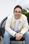 Fijnaart 31 mei 2024
BBQ bij fam Bauer in de tuin . Frans Bauer maakt samen met Lee Towers bekend dat hij dit jaar twee keer in Ahoy op graat treden. Aanwezig Frans Bauer Mariska Bauer Christiaan Bauer ( met vriendin Kim) Frans Bauer jr Jan Bauer en Lucas Bauer .