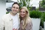 Fijnaart 31 mei 2024
BBQ bij fam Bauer in de tuin . Frans Bauer maakt samen met Lee Towers bekend dat hij dit jaar twee keer in Ahoy op graat treden. Aanwezig Frans Bauer Mariska Bauer Christiaan Bauer ( met vriendin Kim) Frans Bauer jr Jan Bauer en Lucas Bauer .