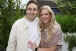Fijnaart 31 mei 2024
BBQ bij fam Bauer in de tuin . Frans Bauer maakt samen met Lee Towers bekend dat hij dit jaar twee keer in Ahoy op graat treden. Aanwezig Frans Bauer Mariska Bauer Christiaan Bauer ( met vriendin Kim) Frans Bauer jr Jan Bauer en Lucas Bauer .