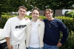 Fijnaart 31 mei 2024
BBQ bij fam Bauer in de tuin . Frans Bauer maakt samen met Lee Towers bekend dat hij dit jaar twee keer in Ahoy op graat treden. Aanwezig Frans Bauer Mariska Bauer Christiaan Bauer ( met vriendin Kim) Frans Bauer jr Jan Bauer en Lucas Bauer . Christiaan Bauer met twee vrienden en songwriters