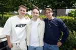 Fijnaart 31 mei 2024
BBQ bij fam Bauer in de tuin . Frans Bauer maakt samen met Lee Towers bekend dat hij dit jaar twee keer in Ahoy op graat treden. Aanwezig Frans Bauer Mariska Bauer Christiaan Bauer ( met vriendin Kim) Frans Bauer jr Jan Bauer en Lucas Bauer . Christiaan Bauer met twee vrienden en songwriters