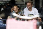 Amsterdam 30 juni 2024
Davy Klaassen met nieuw kapsel en zijn vrouw op terras in Amsterdam zuid.
Ze zijn pas getrouwd.