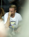 Amsterdam 30 juni 2024
Davy Klaassen met nieuw kapsel en zijn vrouw op terras in Amsterdam zuid.
Ze zijn pas getrouwd.