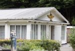 Rotterdam 14 juni 2024 
Begrafenis en besloten kring van Jan v Galen de vader van Rachel Hazes op begraafplaats Hofwijk in de witte kapel. Aanwezig beste vrienden Jaqueline Laats Jeanine Heruer Joop Kruis Ricardo Klaverdijk en Loes v Katwijk