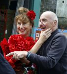 Amsterdam 4 juni 2024
Boekpresentatie Debbie de Jong van B&B Vol liefde . Debbie de Jong met ex Alfred v d Heuvel en zijn nieuwe vriendin