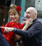Amsterdam 4 juni 2024
Boekpresentatie Debbie de Jong van B&B Vol liefde . Debbie de Jong met ex Alfred v d Heuvel en zijn nieuwe vriendin