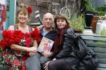 Amsterdam 4 juni 2024
Boekpresentatie Debbie de Jong van B&B Vol liefde . Debbie de Jong met ex Alfred v d Heuvel en zijn nieuwe vriendin Lonneke Stulen