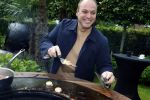 Fijnaart  31 mei 2024
BBQ bij fam Bauer in de tuin . Frans Bauer maakt samen met Lee Towers bekend dat hij dit jaar twee keer in Ahoy op graat treden. Aanwezig Frans Bauer Mariska Bauer Christiaan Bauer ( met vriendin Kim) Frans Bauer jr Jan Bauer en Lucas Bauer .