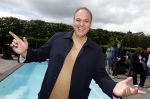 Fijnaart  31 mei 2024
BBQ bij fam Bauer in de tuin . Frans Bauer maakt samen met Lee Towers bekend dat hij dit jaar twee keer in Ahoy op graat treden. Aanwezig Frans Bauer Mariska Bauer Christiaan Bauer ( met vriendin Kim) Frans Bauer jr Jan Bauer en Lucas Bauer .