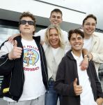 Fijnaart 31 mei  2024
BBQ bij fam Bauer in de tuin . Frans Bauer maakt samen met Lee Towers bekend dat hij dit jaar twee keer in Ahoy op graat treden. Aanwezig Frans Bauer Mariska Bauer Christiaan Bauer ( met vriendin Kim) Frans Bauer jr Jan Bauer en Lucas Bauer .