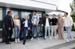 Fijnaart 31 mei  2024
BBQ bij fam Bauer in de tuin . Frans Bauer maakt samen met Lee Towers bekend dat hij dit jaar twee keer in Ahoy op graat treden. Aanwezig Frans Bauer Mariska Bauer Christiaan Bauer ( met vriendin Kim) Frans Bauer jr Jan Bauer en Lucas Bauer .