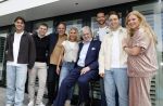 Fijnaart 31 mei  2024
BBQ bij fam Bauer in de tuin . Frans Bauer maakt samen met Lee Towers bekend dat hij dit jaar twee keer in Ahoy op graat treden. Aanwezig Frans Bauer Mariska Bauer Christiaan Bauer ( met vriendin Kim) Frans Bauer jr Jan Bauer en Lucas Bauer .