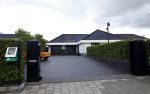 Fijnaart 31 mei  2024
BBQ bij fam Bauer in de tuin . Frans Bauer maakt samen met Lee Towers bekend dat hij dit jaar twee keer in Ahoy op graat treden. Aanwezig Frans Bauer Mariska Bauer Christiaan Bauer ( met vriendin Kim) Frans Bauer jr Jan Bauer en Lucas Bauer . Frans en Mariska hebben hun huis laten verbouwen en hebben een prachtig zwembad in de tuin . Aan het hek bij de poort hangt een defibrillator