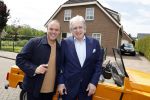 Fijnaart 31 mei 2024
BBQ bij fam Bauer in de tuin . Frans Bauer maakt samen met Lee Towers bekend dat hij dit jaar twee keer in Ahoy op graat treden. Aanwezig Frans Bauer Mariska Bauer Christiaan Bauer ( met vriendin Kim) Frans Bauer jr Jan Bauer en Lucas Bauer .