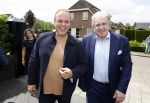 Fijnaart 31 mei 2024
BBQ bij fam Bauer in de tuin . Frans Bauer maakt samen met Lee Towers bekend dat hij dit jaar twee keer in Ahoy op graat treden. Aanwezig Frans Bauer Mariska Bauer Christiaan Bauer ( met vriendin Kim) Frans Bauer jr Jan Bauer en Lucas Bauer .