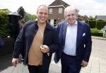 Fijnaart 31 mei 2024
BBQ bij fam Bauer in de tuin . Frans Bauer maakt samen met Lee Towers bekend dat hij dit jaar twee keer in Ahoy op graat treden. Aanwezig Frans Bauer Mariska Bauer Christiaan Bauer ( met vriendin Kim) Frans Bauer jr Jan Bauer en Lucas Bauer .