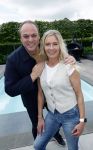 Fijnaart 31 mei 2024
BBQ bij fam Bauer in de tuin . Frans Bauer maakt samen met Lee Towers bekend dat hij dit jaar twee keer in Ahoy op graat treden. Aanwezig Frans Bauer Mariska Bauer Christiaan Bauer ( met vriendin Kim) Frans Bauer jr Jan Bauer en Lucas Bauer .
