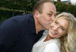 Fijnaart 31 mei 2024
BBQ bij fam Bauer in de tuin . Frans Bauer maakt samen met Lee Towers bekend dat hij dit jaar twee keer in Ahoy op graat treden. Aanwezig Frans Bauer Mariska Bauer Christiaan Bauer ( met vriendin Kim) Frans Bauer jr Jan Bauer en Lucas Bauer .