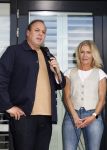 Fijnaart 31 mei 2024
BBQ bij fam Bauer in de tuin . Frans Bauer maakt samen met Lee Towers bekend dat hij dit jaar twee keer in Ahoy op graat treden. Aanwezig Frans Bauer Mariska Bauer Christiaan Bauer ( met vriendin Kim) Frans Bauer jr Jan Bauer en Lucas Bauer .