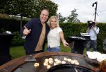 Fijnaart 31 mei 2024
BBQ bij fam Bauer in de tuin . Frans Bauer maakt samen met Lee Towers bekend dat hij dit jaar twee keer in Ahoy op graat treden. Aanwezig Frans Bauer Mariska Bauer Christiaan Bauer ( met vriendin Kim) Frans Bauer jr Jan Bauer en Lucas Bauer .