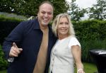 Fijnaart 31 mei 2024
BBQ bij fam Bauer in de tuin . Frans Bauer maakt samen met Lee Towers bekend dat hij dit jaar twee keer in Ahoy op graat treden. Aanwezig Frans Bauer Mariska Bauer Christiaan Bauer ( met vriendin Kim) Frans Bauer jr Jan Bauer en Lucas Bauer .