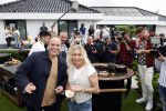 Fijnaart 31 mei 2024
BBQ bij fam Bauer in de tuin . Frans Bauer maakt samen met Lee Towers bekend dat hij dit jaar twee keer in Ahoy op graat treden. Aanwezig Frans Bauer Mariska Bauer Christiaan Bauer ( met vriendin Kim) Frans Bauer jr Jan Bauer en Lucas Bauer .