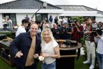 Fijnaart 31 mei 2024
BBQ bij fam Bauer in de tuin . Frans Bauer maakt samen met Lee Towers bekend dat hij dit jaar twee keer in Ahoy op graat treden. Aanwezig Frans Bauer Mariska Bauer Christiaan Bauer ( met vriendin Kim) Frans Bauer jr Jan Bauer en Lucas Bauer .