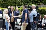 Fijnaart 31 mei 2024
BBQ bij fam Bauer in de tuin . Frans Bauer maakt samen met Lee Towers bekend dat hij dit jaar twee keer in Ahoy op graat treden. Aanwezig Frans Bauer Mariska Bauer Christiaan Bauer ( met vriendin Kim) Frans Bauer jr Jan Bauer en Lucas Bauer .