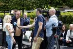 Fijnaart 31 mei 2024
BBQ bij fam Bauer in de tuin . Frans Bauer maakt samen met Lee Towers bekend dat hij dit jaar twee keer in Ahoy op graat treden. Aanwezig Frans Bauer Mariska Bauer Christiaan Bauer ( met vriendin Kim) Frans Bauer jr Jan Bauer en Lucas Bauer .