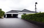 Fijnaart 31 mei 2024
BBQ bij fam Bauer in de tuin . Frans Bauer maakt samen met Lee Towers bekend dat hij dit jaar twee keer in Ahoy op graat treden. Aanwezig Frans Bauer Mariska Bauer Christiaan Bauer ( met vriendin Kim) Frans Bauer jr Jan Bauer en Lucas Bauer . Frans en Mariska hebben hun huis laten verbouwen en hebben een prachtig zwembad in de tuin .