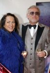 Amsterdam 8 juni 2024
Het Amsterdam diner in AFAS live . Vele Bekende mensen en zakenmensen kwamen naar het gala waar geld opgehaald wordt voor het aids fonds. Gordon kwam met een goede vriendin