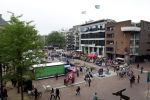 Groningen 1 juni 2024
Prinses Amalia zou vanaf volgend schooljaar aan de universiteit van Groningen gaan studeren . Ze is meerdere keren gezien bij VV dagen bij studentenvereiniging Vindicat . Vandaag was er een inloopdag in het hoofdgebouw van Vindicat . Grote markt in Groningen