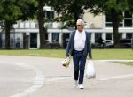 Amsterdam 20 juni 2024
Hans v Willigenburg doet zijn boodschappen in Amsterdam zuid.