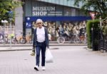 Amsterdam 20 juni 2024
Hans v Willigenburg doet zijn boodschappen in Amsterdam zuid.