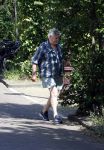 Amsterdam 29 juni 2024
Hans v d Togt laat zijn hond uit en zit lekker op een bankje aan de Amstel .
