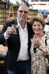 Amsterdam 4 juni 2024
Boekpresentatie Debbie de Jong van B&B Vol liefde . Haye v d Heyden met vrouw