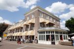 Wageningen 13 mei 2024
Presentatie musical 40-45 in hotel de Wereld met oa Soy Kroon Holly Brood Sjoerd Pleijsier Babette v Veen Kees Boot Frits Barend Dorian Bindels Gaia Aikman en Niniane Everaert.